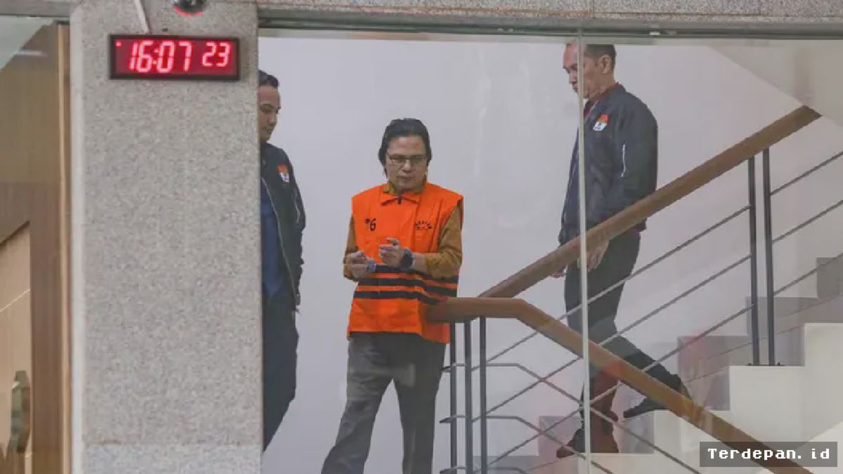 Jakarta — Mantan Sekjen MPR Ma'ruf Cahyono Resmi Ditahan KPK