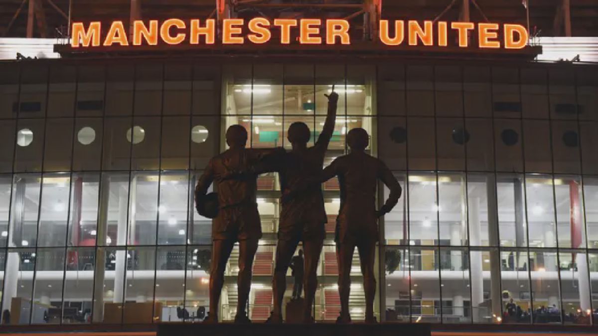 Suasana Tegang Warnai Luar Kandang Old Trafford Manchester United