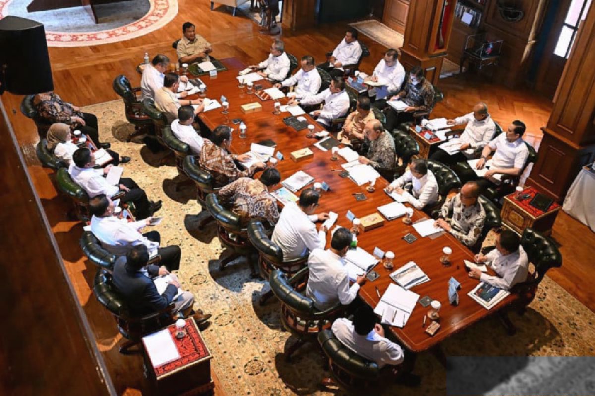 Prabowo Pimpin Rapat di Hambalang, Bahas Harga Khusus BBM Nelayan