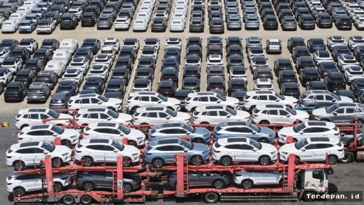 Penjualan Mobil Listrik China Anjlok di Tengah Diskon Besar-Besaran