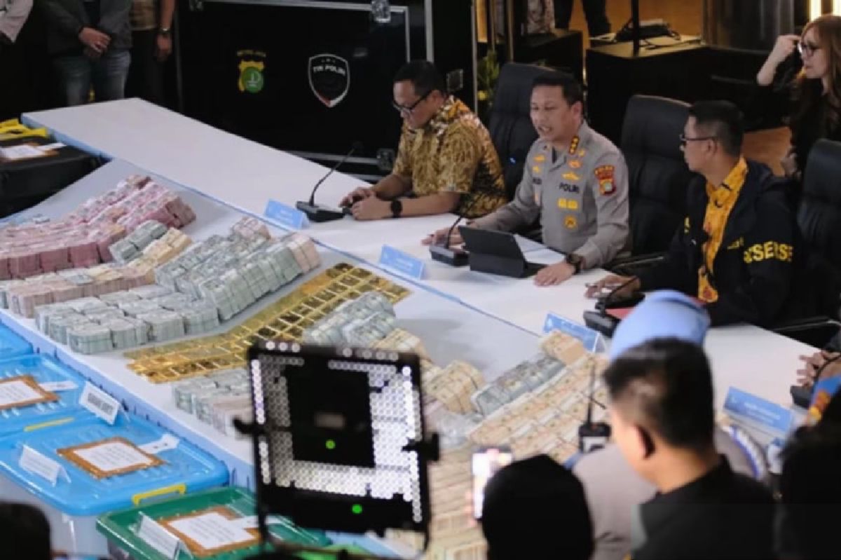 Polri Libatkan FBI Periksa Dolar Sitaan Kasus Febrie Adriansyah