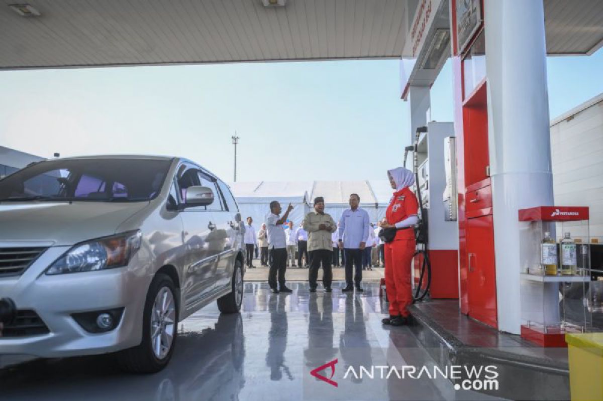 Bahlil Wajibkan Bensin Campur Etanol 10 Persen pada 2027