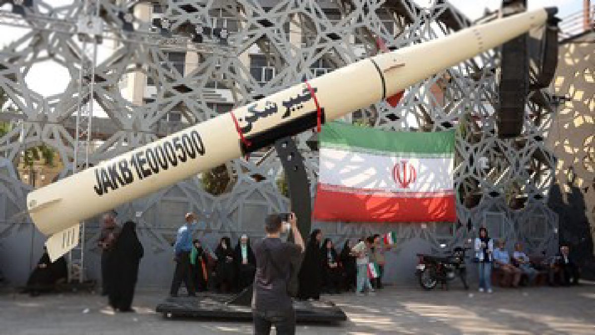Iran Perluas Eskalasi: Rudal Hantam Kuwait, Bahrain, dan Qatar