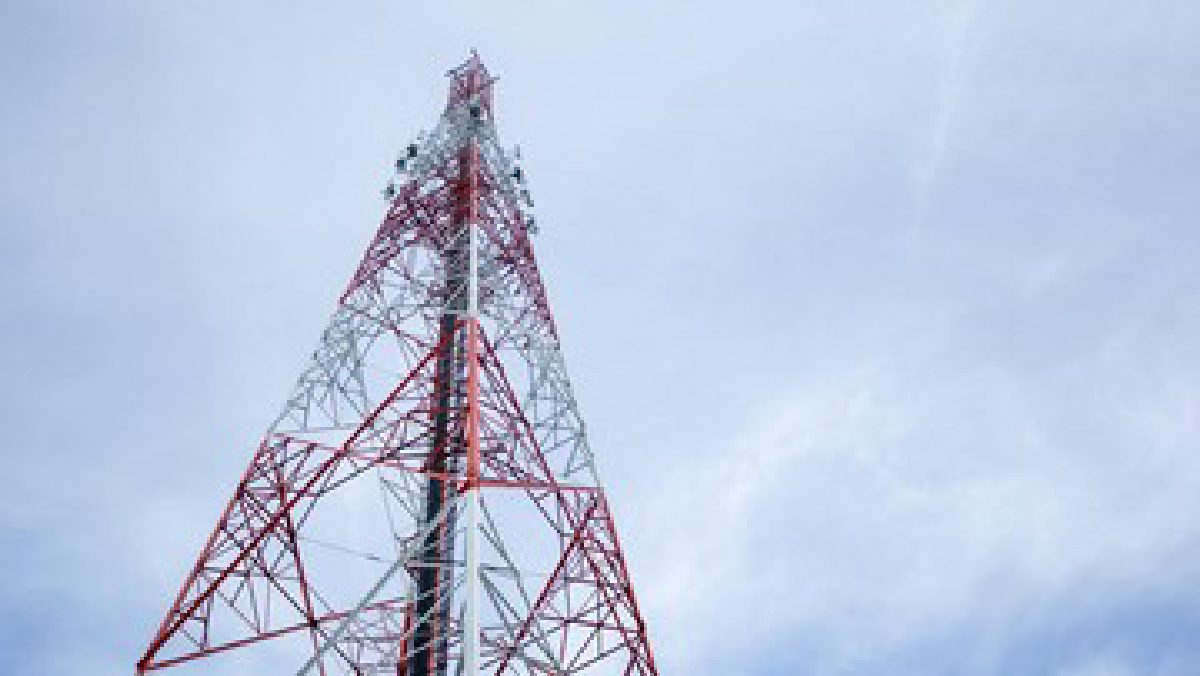 Lelang Frekuensi 2026: XLSmart Menang 700 MHz, Telkomsel 2,6 GHz