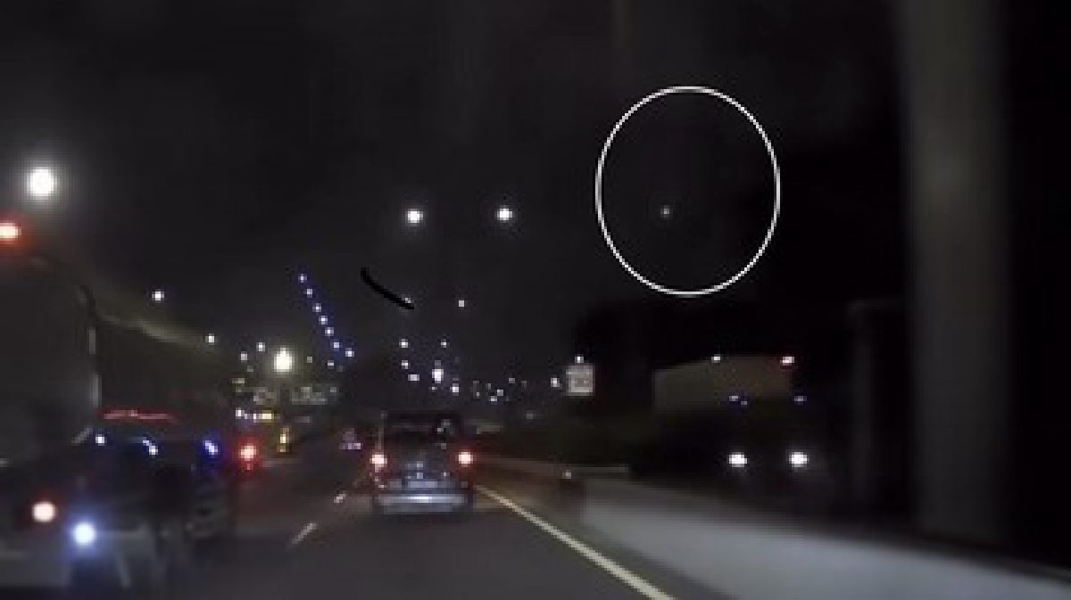 Fenomena Cahaya Terang Melintas di Langit Jakarta dan Jogja, Ini Kata Pakar